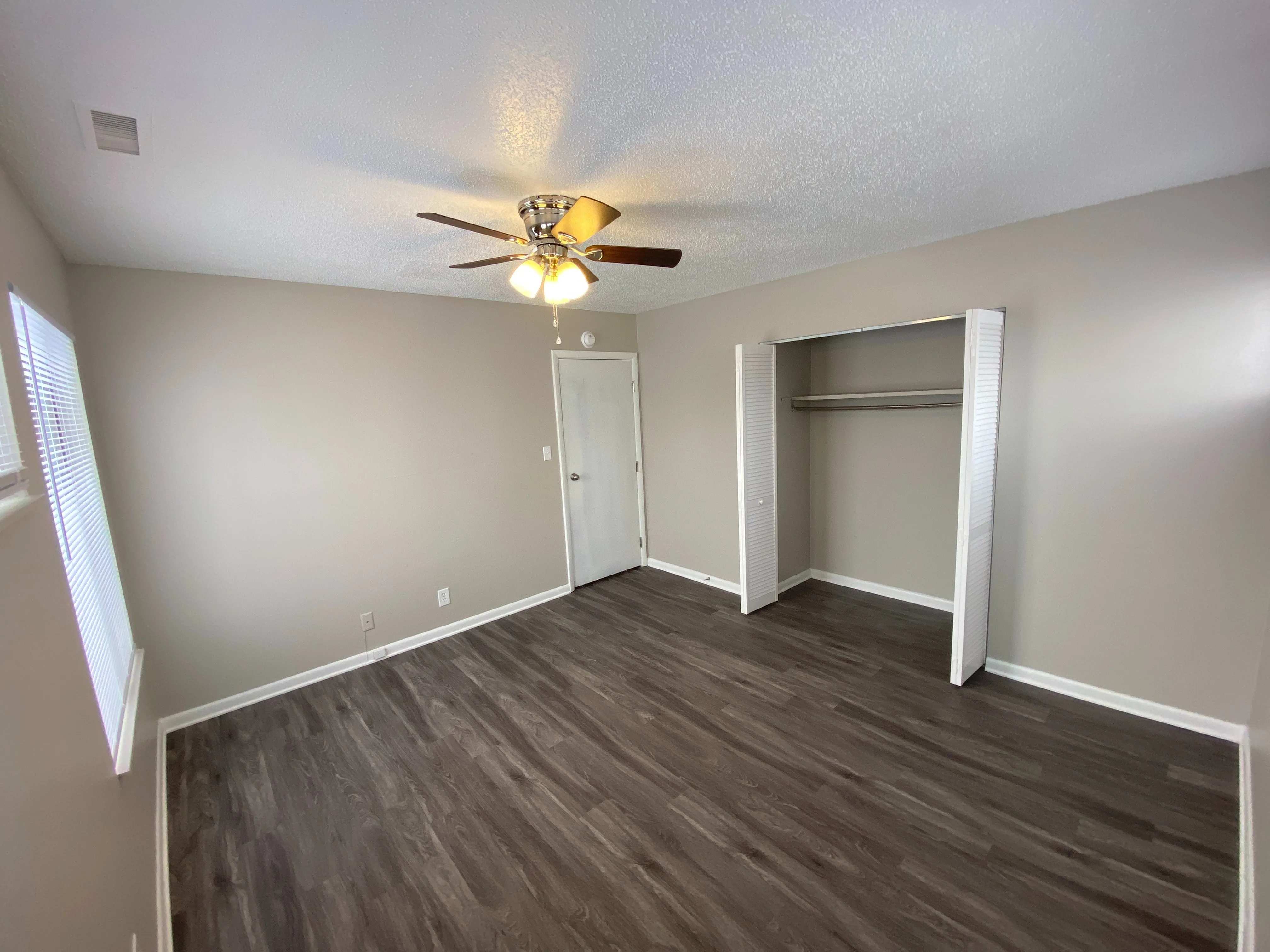 Horseshoe Bedroom