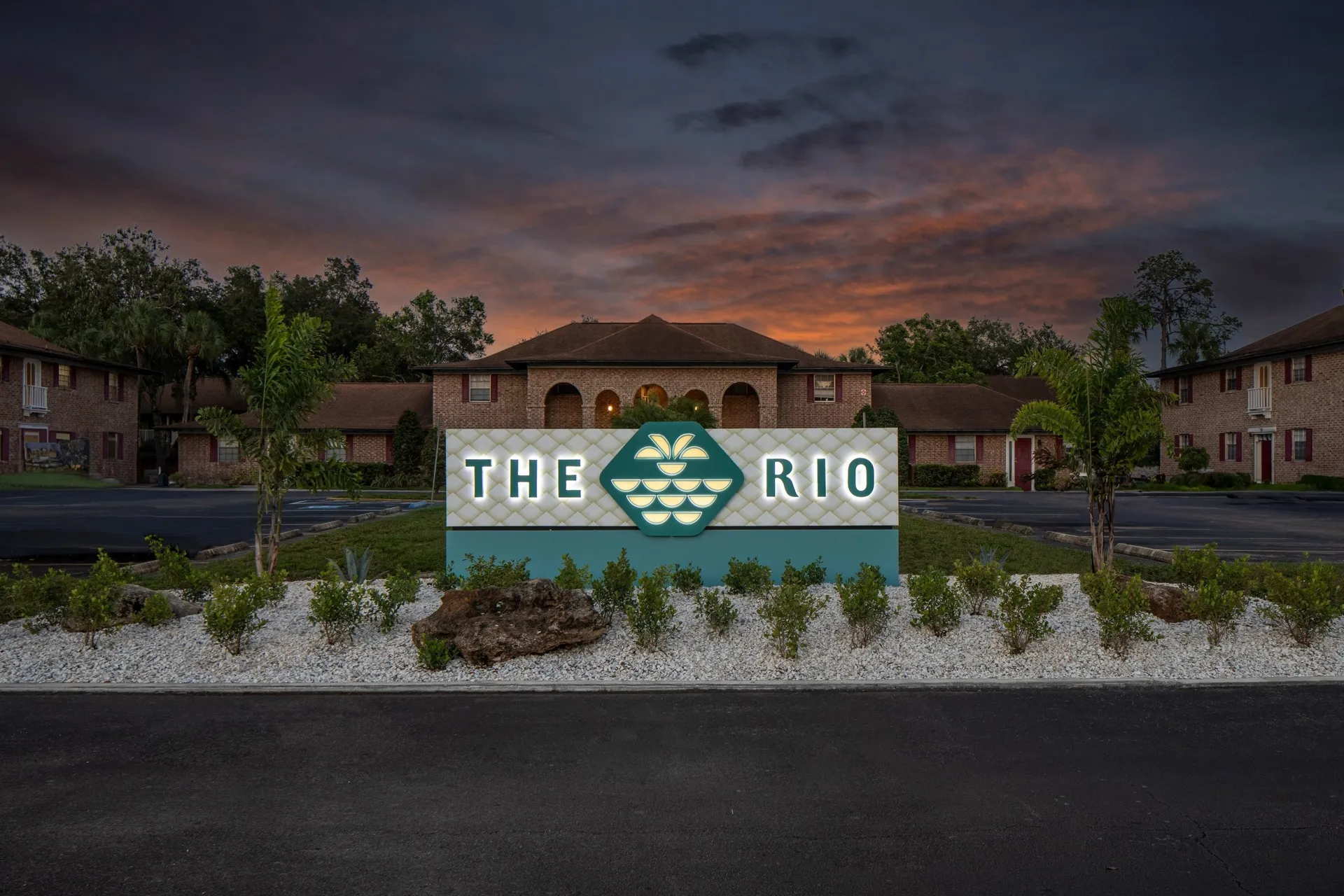 The Rio Monument and Entrance