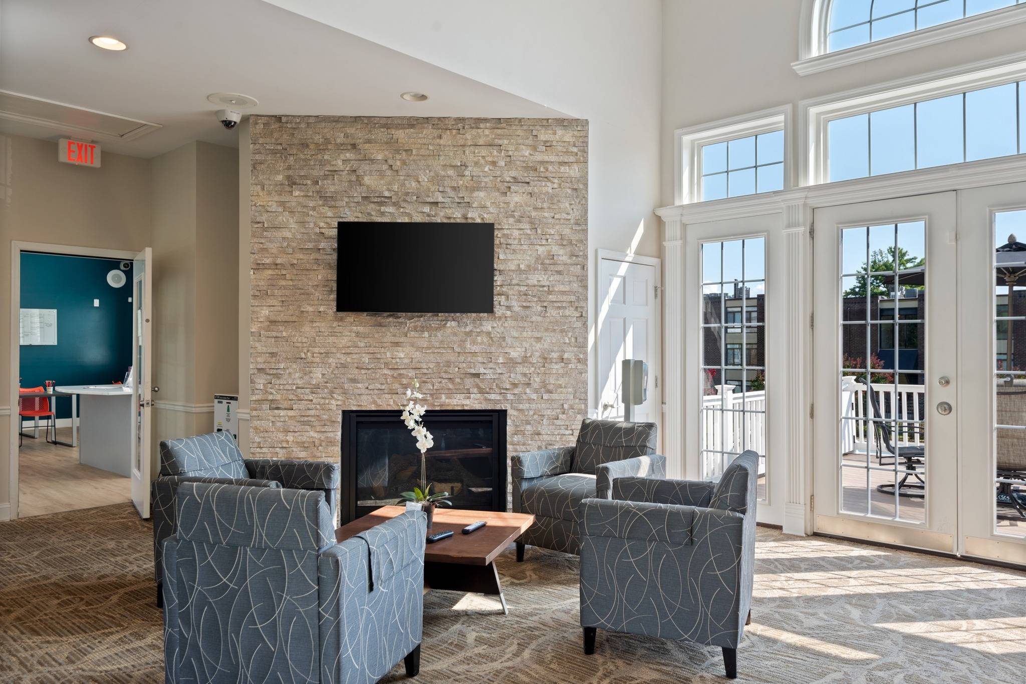 View Photos & 360 Tour of SouthRidge Apts. & Townhomes