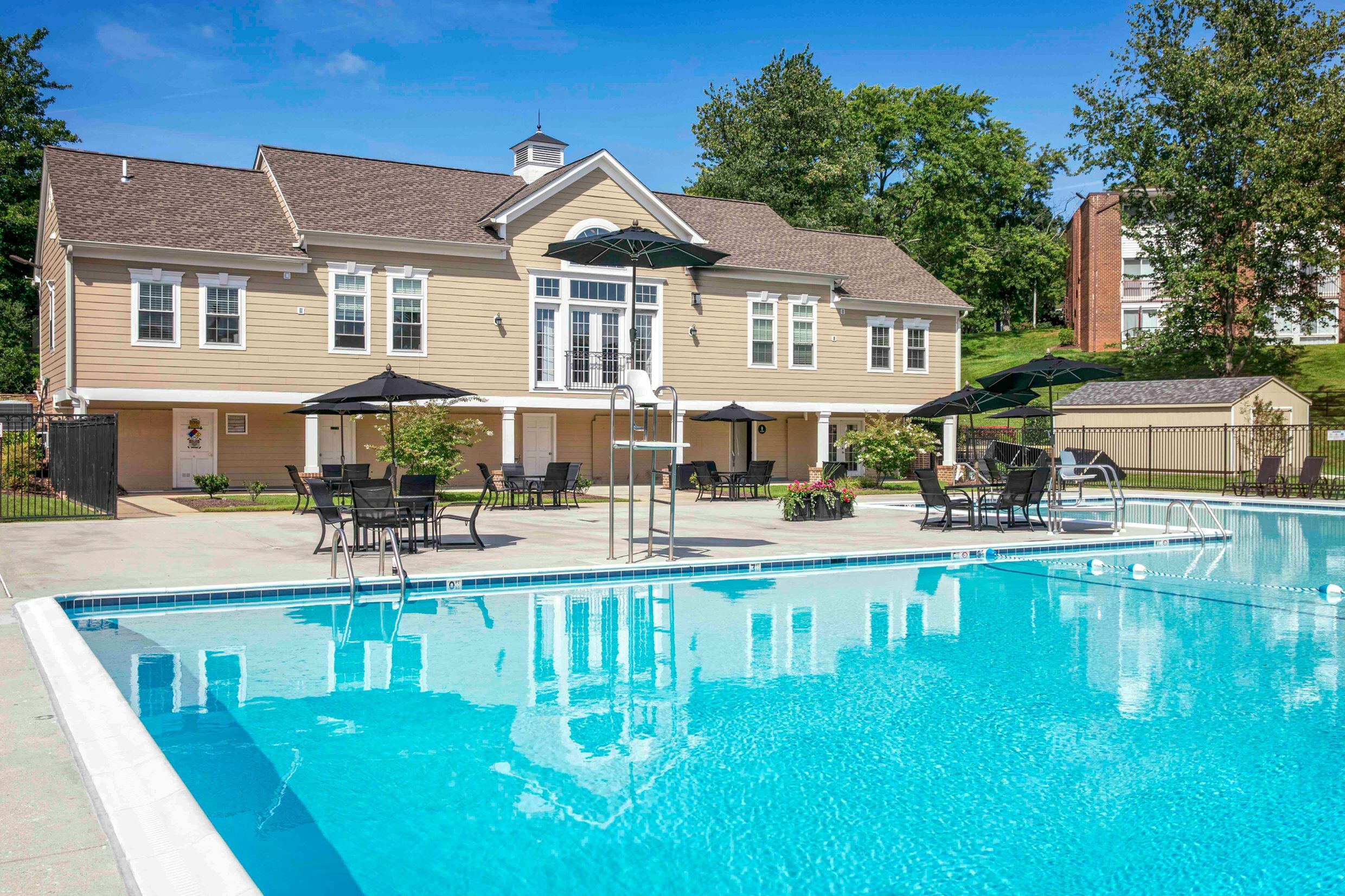 View Photos & 360 Tour of SouthRidge Apts. & Townhomes