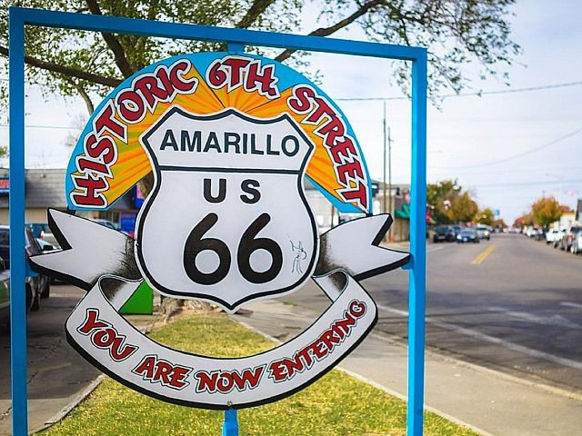 Historic 6th Street Sign