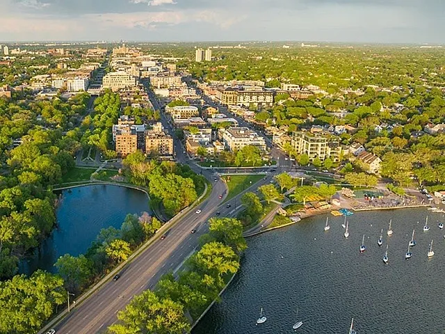 Minneapolis Chain of Lakes Regional Park