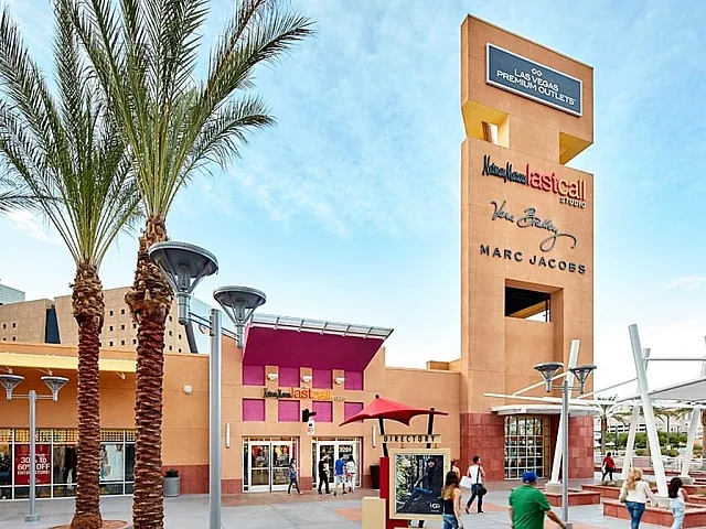 Las Vegas North Premium Outlets Signage