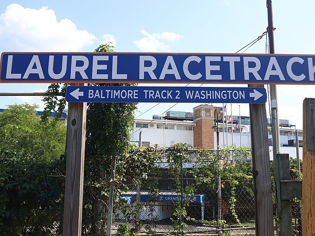 Laurel Racetrack Station Signage