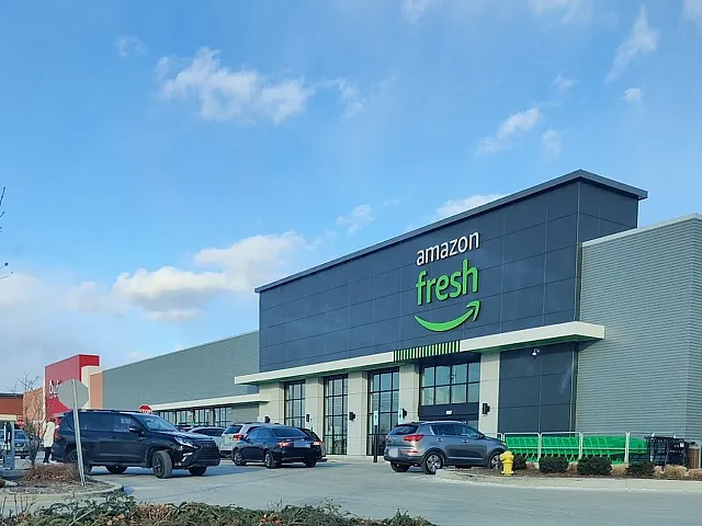 Tinley Park Mall Amazon Fresh Exterior