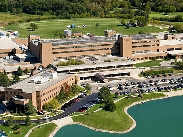 Advocate Good Shepherd Hospital Exterior