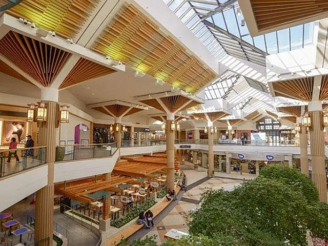 Stratford Square Mall Interior