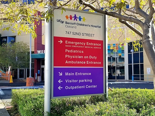 Oakland Children's Hospital Signage