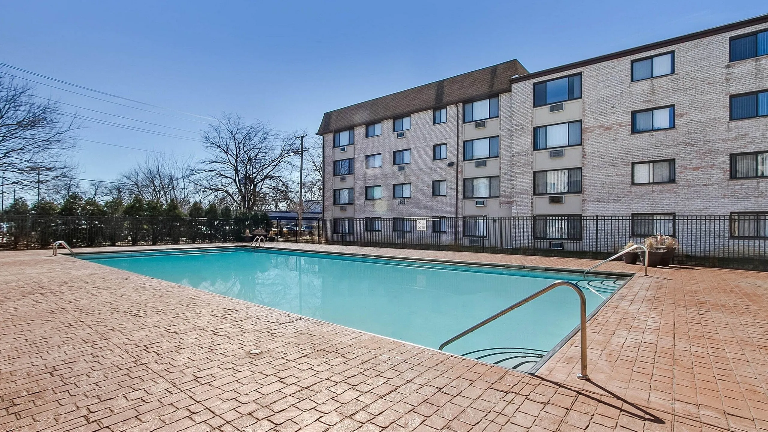 Midpointe Pool