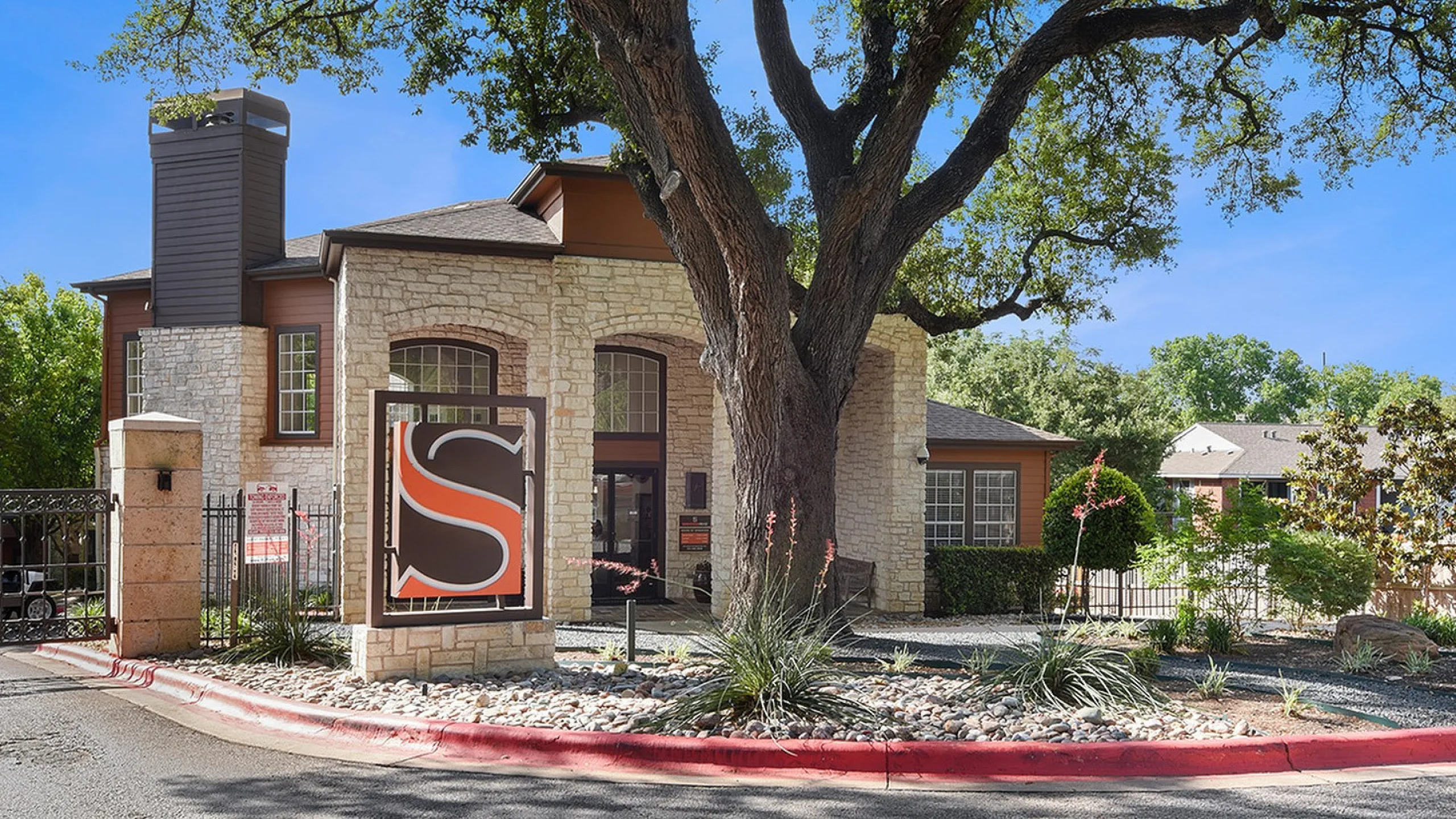 Saratoga Ridge Apartments in South Austin TX Offers Luxury Homes at Affordable Rates
