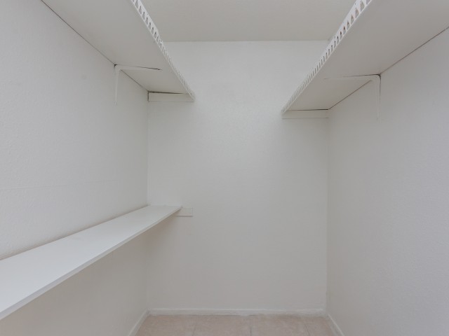 Image of Walk -In Closets for La Carmona