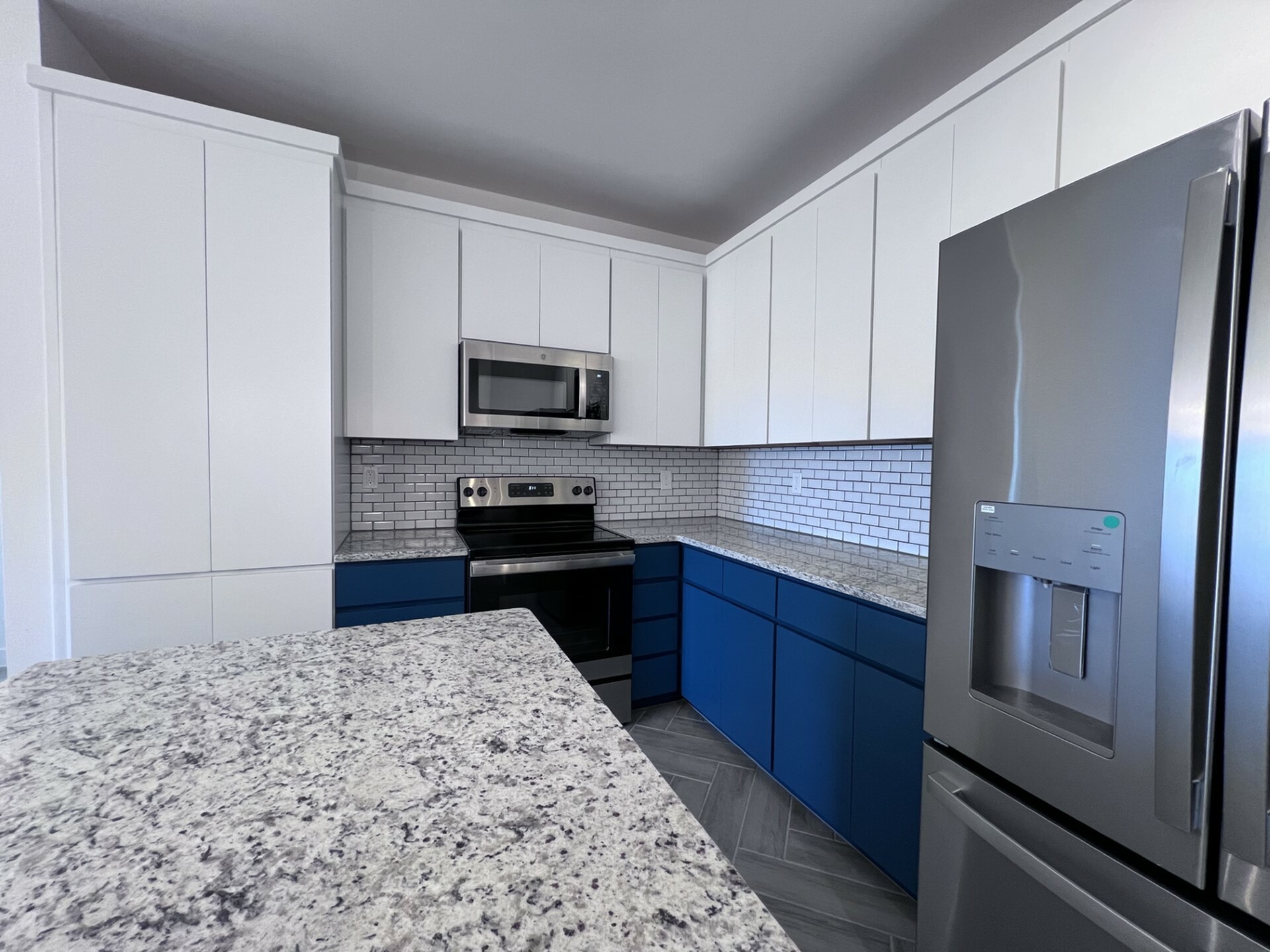 B1 Kitchen cabinets