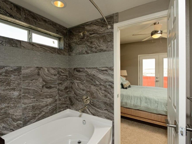 Soaker Bathtubs