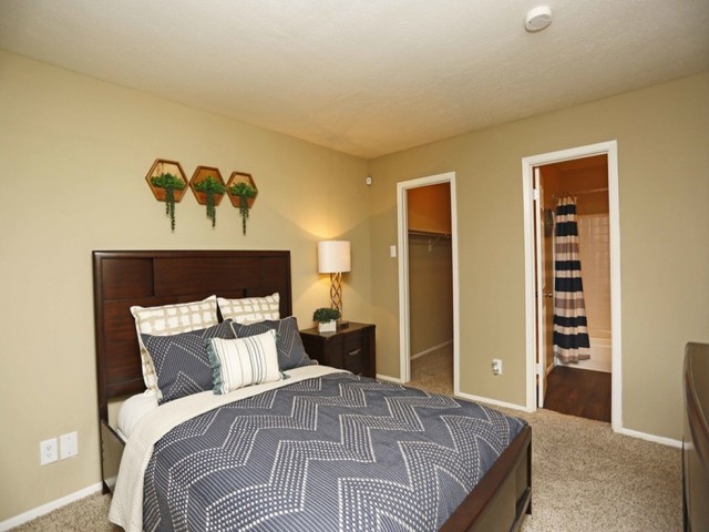 Image of Walk-in Closets for Summerwood Cove
