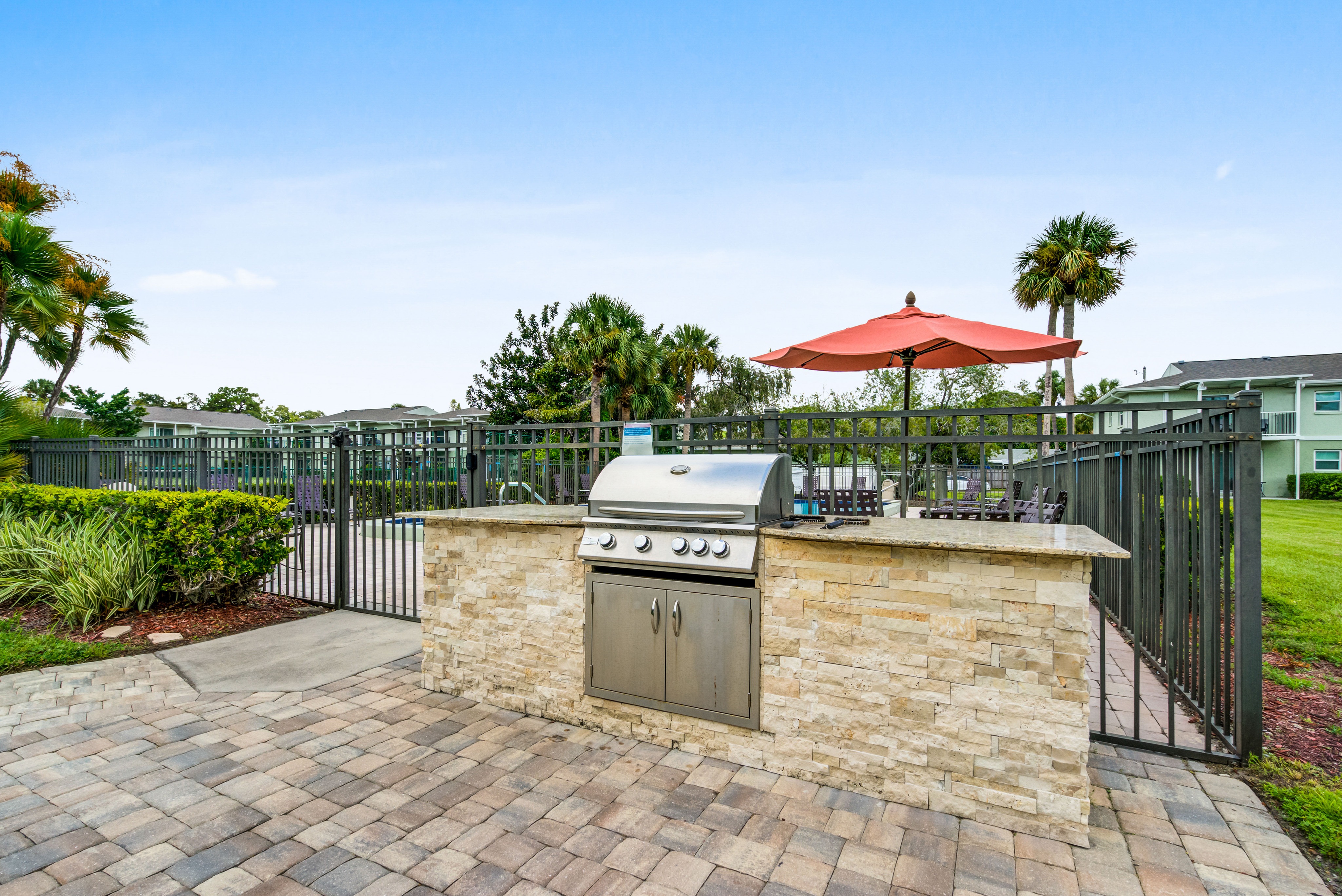 Outdoor Kitchen with Gas Grill