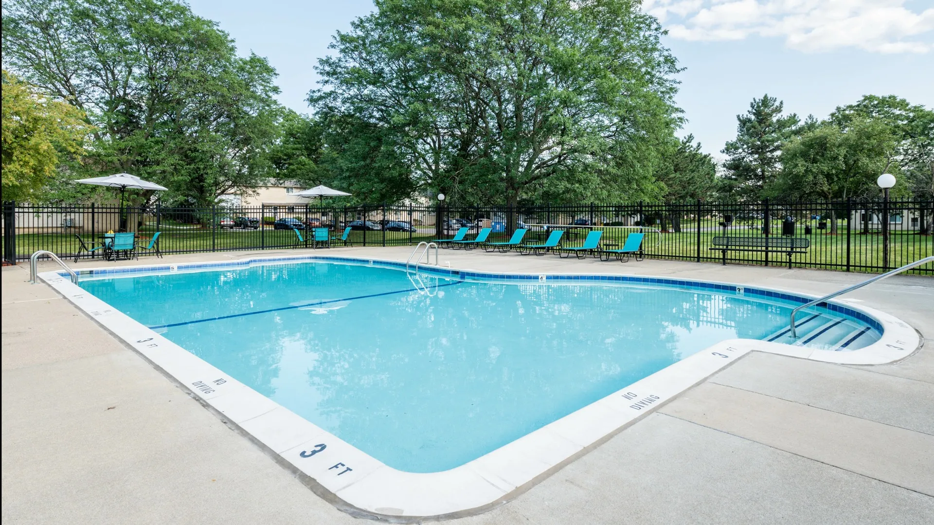 Chestnut Lake Pool