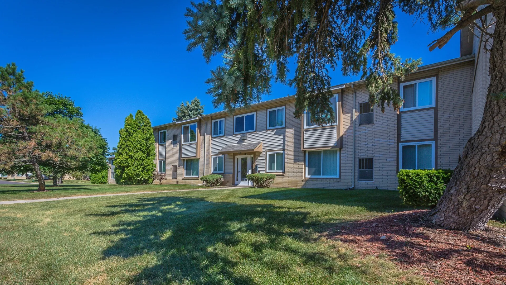 Chestnut Lake Exterior