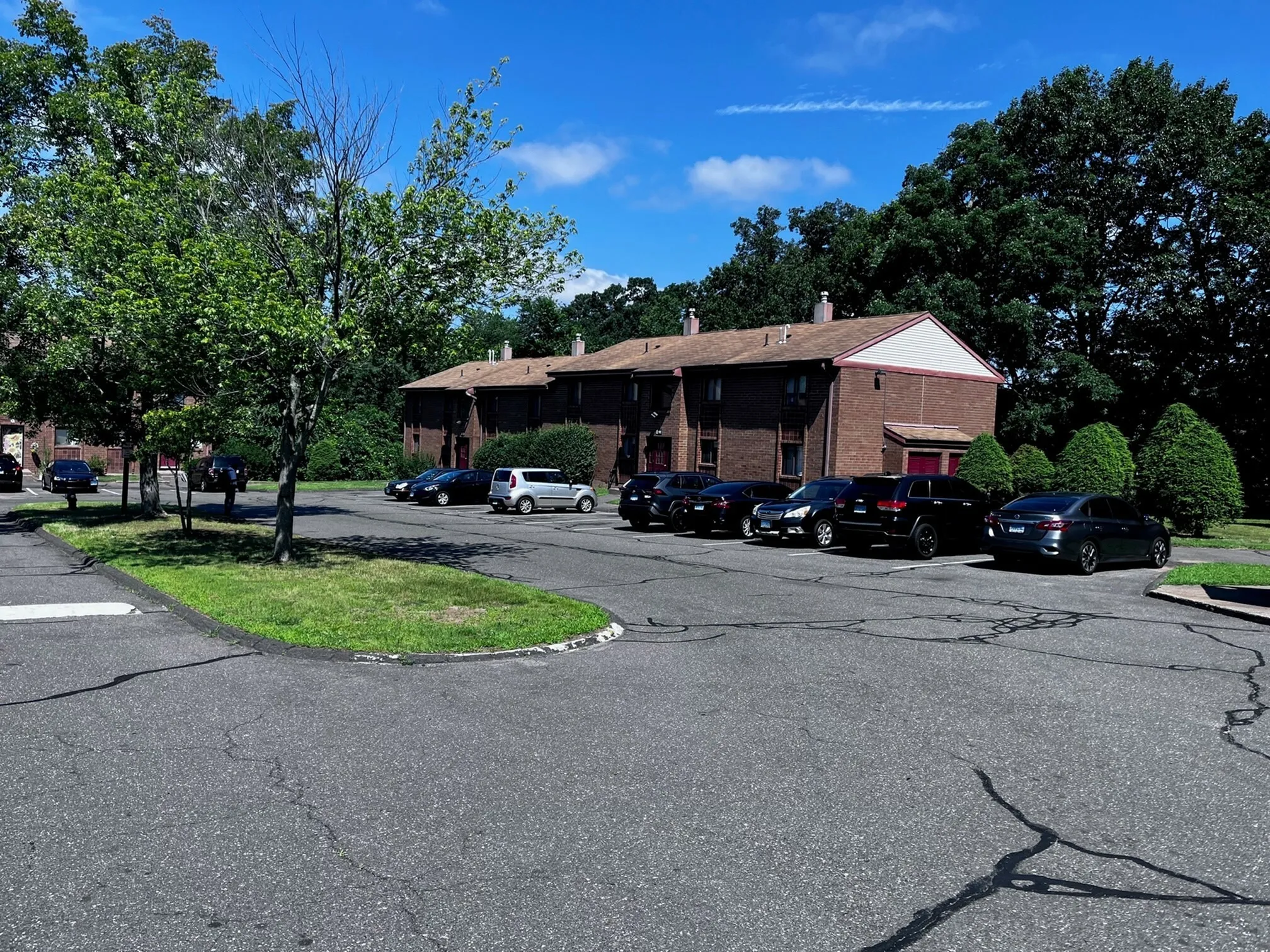 View Photos Oakland Heights Apartments