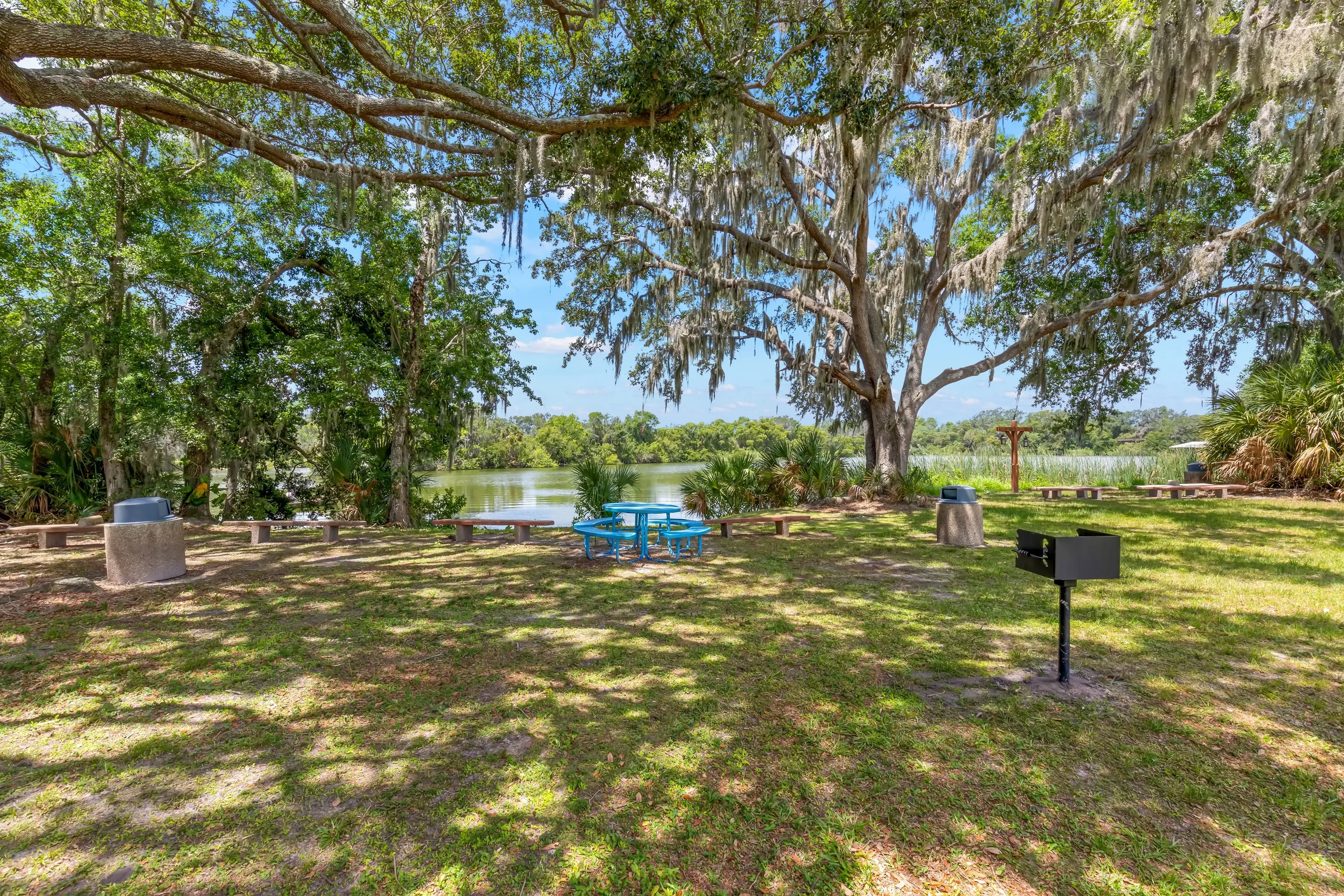 Lakeside Grill and Chill Area
