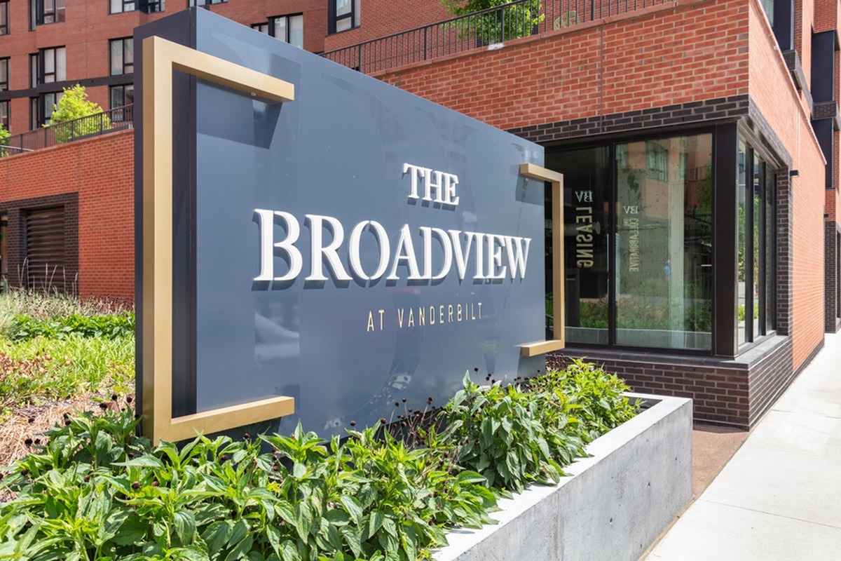 View Photos & Take A Virtual Tour | Broadview at Vanderbilt
