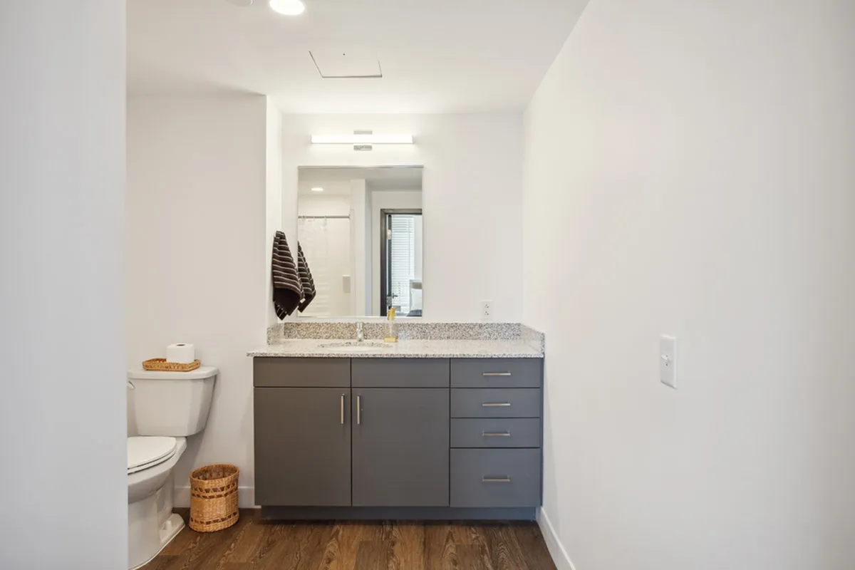Elliston 1x1 - Bathroom
