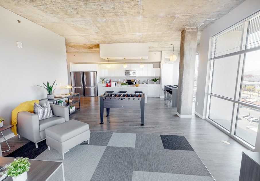 6 Bed Common Area