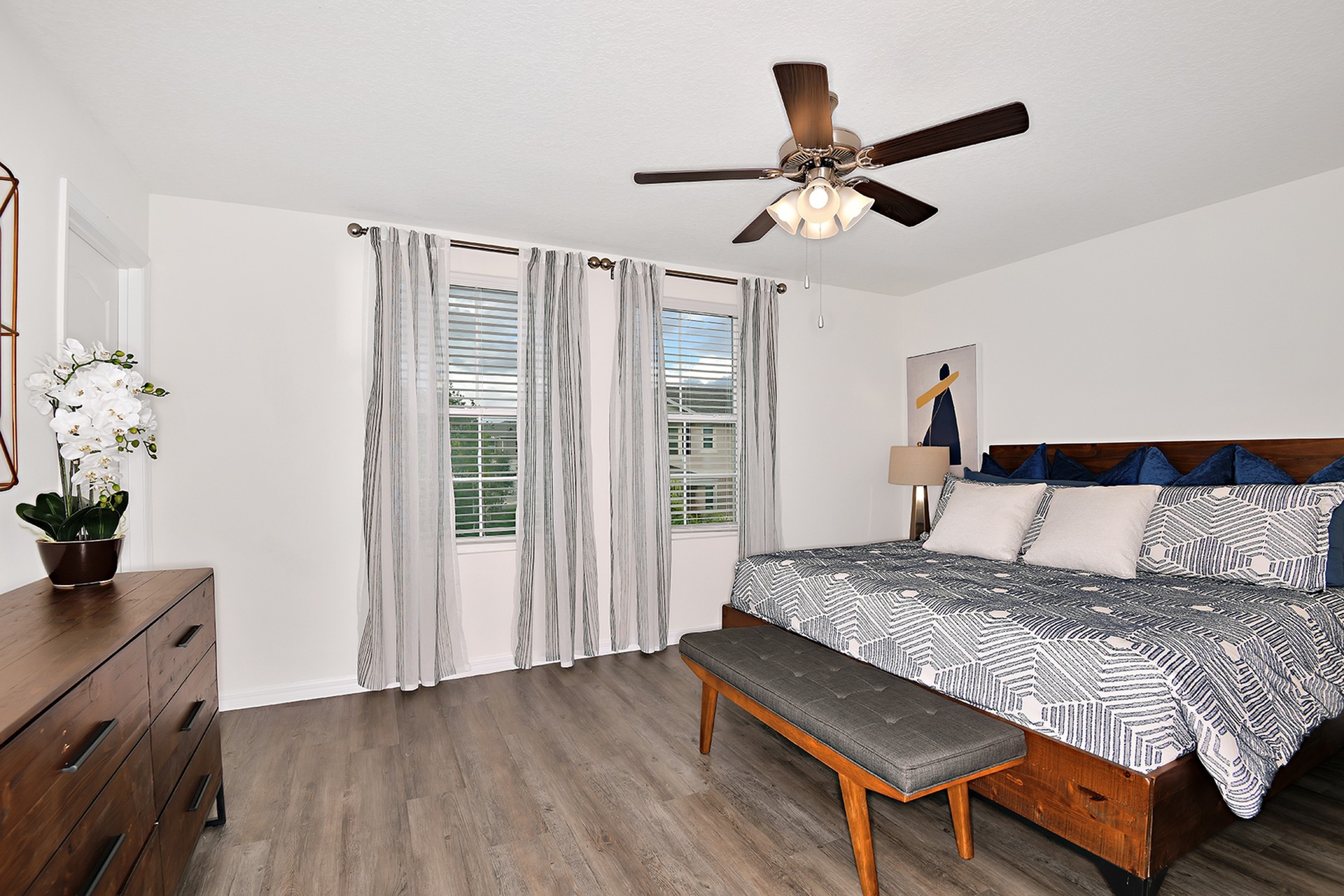 Elegant, spacious, and modern primary suite at a home for rent in Apopka, Florida.