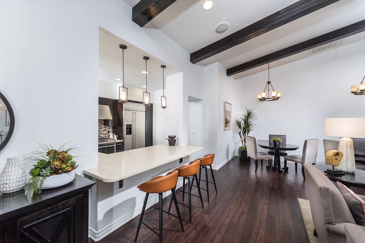 Photos Apartments For Rent in Riverside Viano at Riverwalk