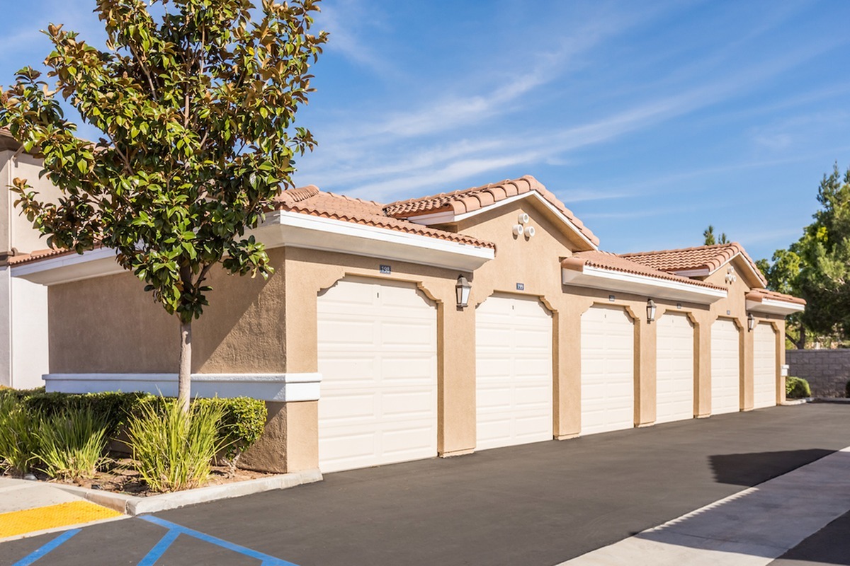 Photos Apartments For Rent in Riverside Viano at Riverwalk