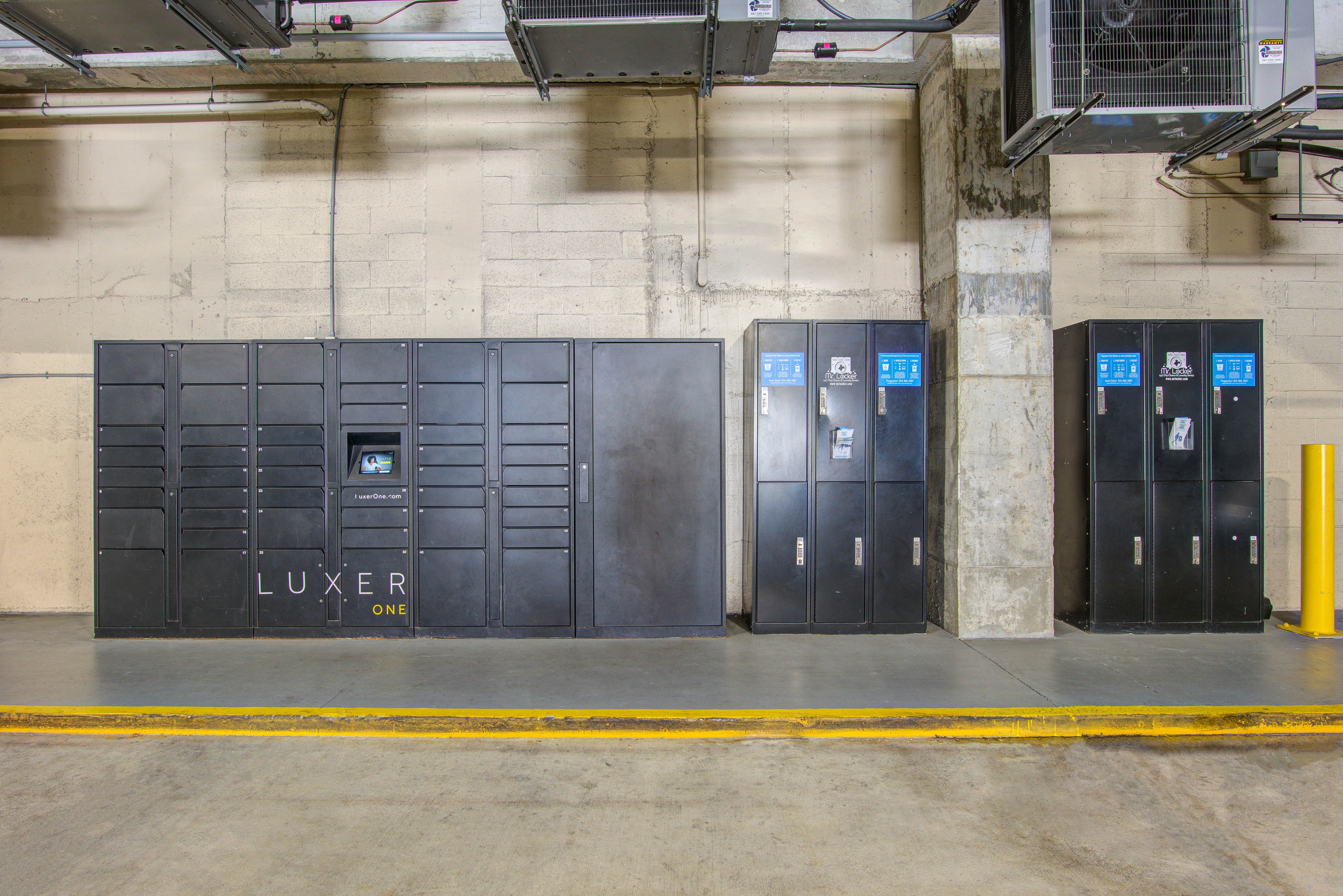 24-hr package lockers for your convenience