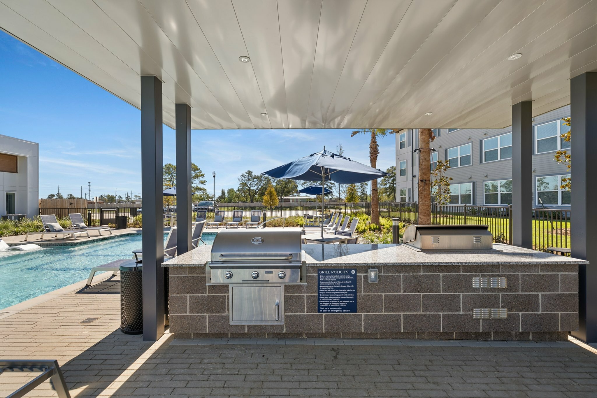outdoor kitchen