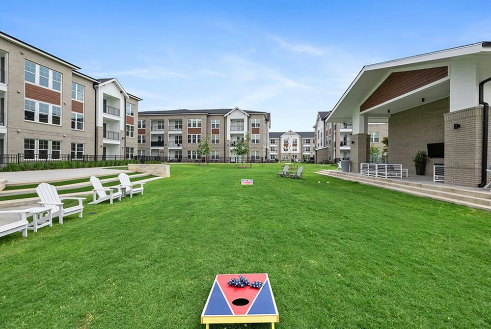 courtyard with cornhole