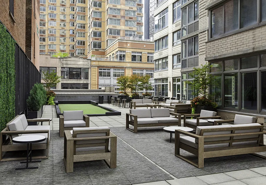 Putting Green and Rooftop Terrace