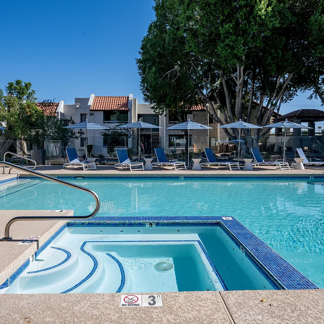 Pool and poolside area at Avana Cordoba.