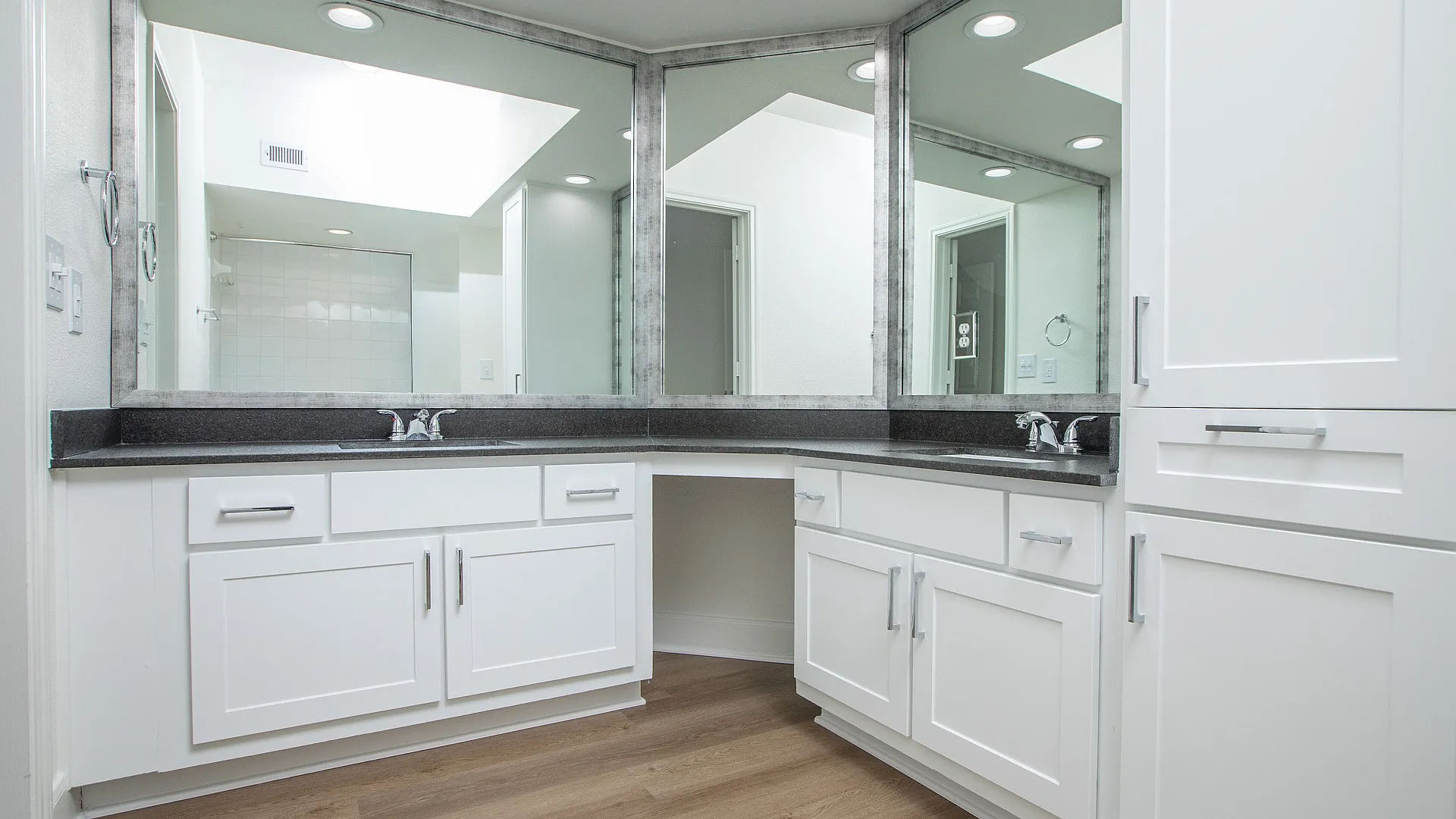 double vanity with wrap around mirrors