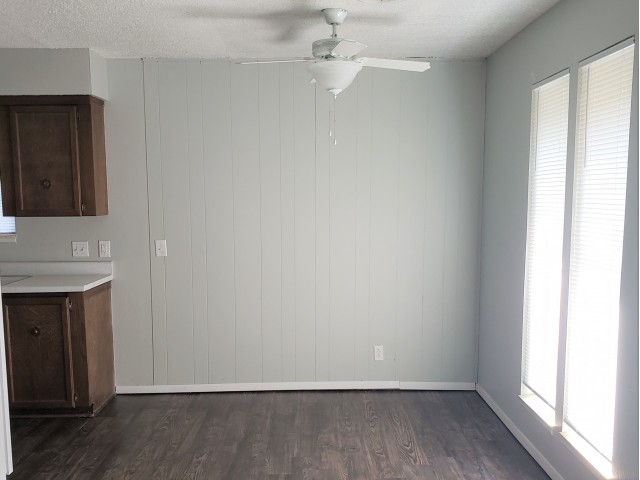 Dining Room w/Ceiling Fan and Faux Wood Flooring