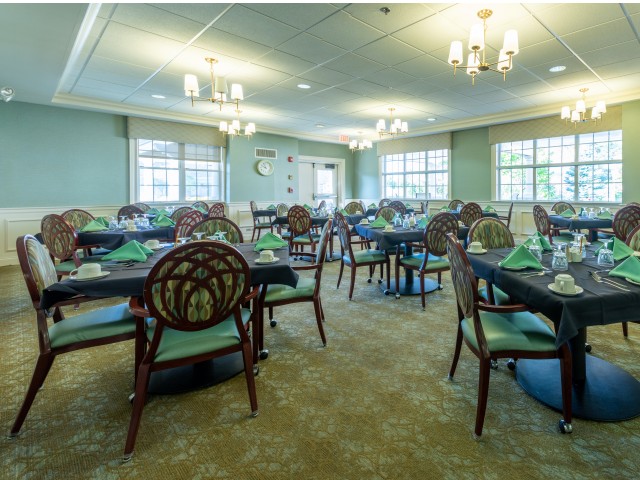 Image of Flexible Dining Options Offered Daily In Our Elegant Dining Room for Brookhaven Manor Senior Living (new)