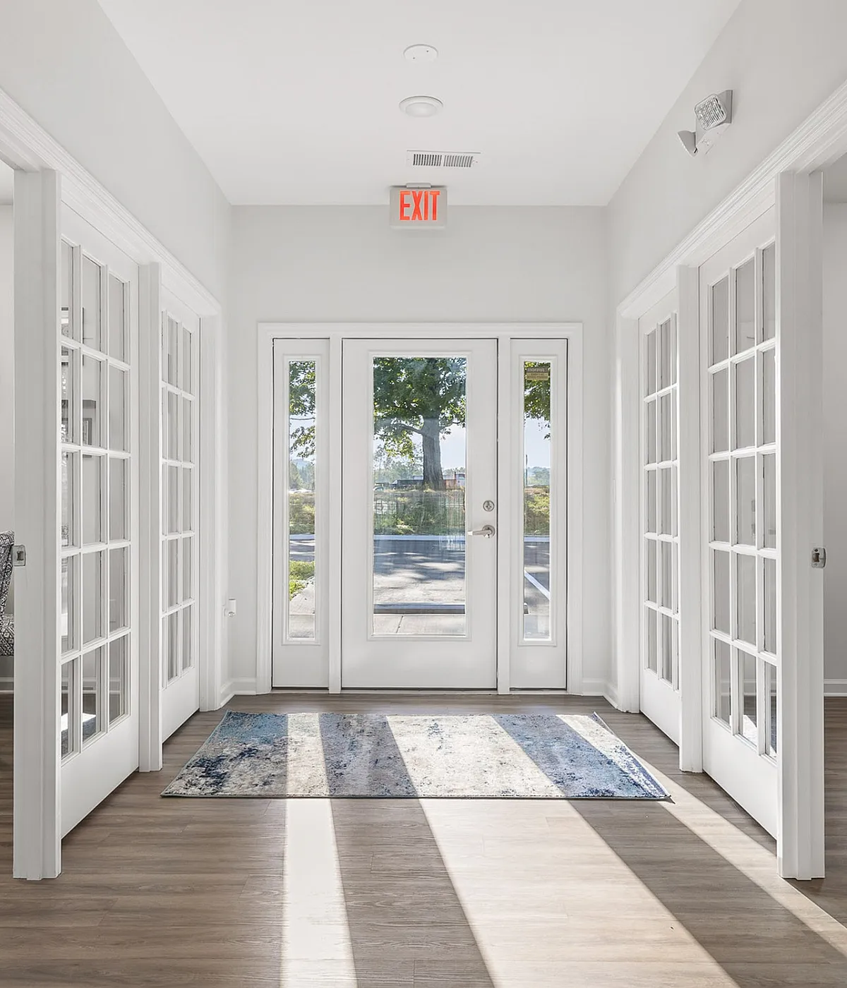 Sunny Entrance