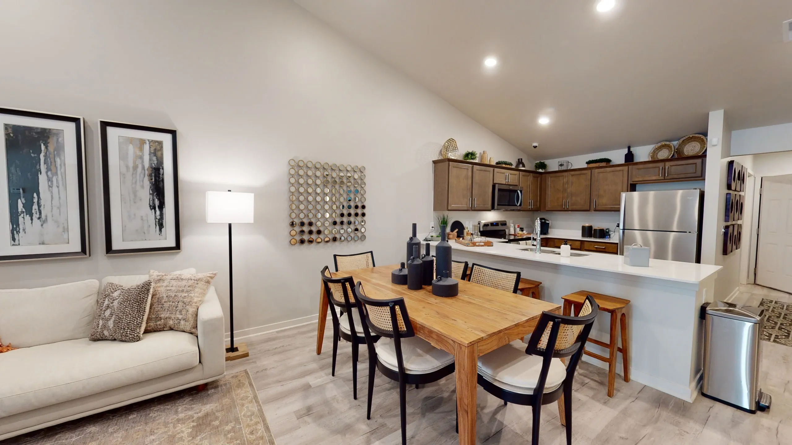 Dining & Kitchen
