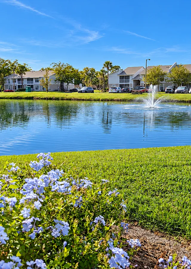 Willow Lake Crossing - Scenic Pond View