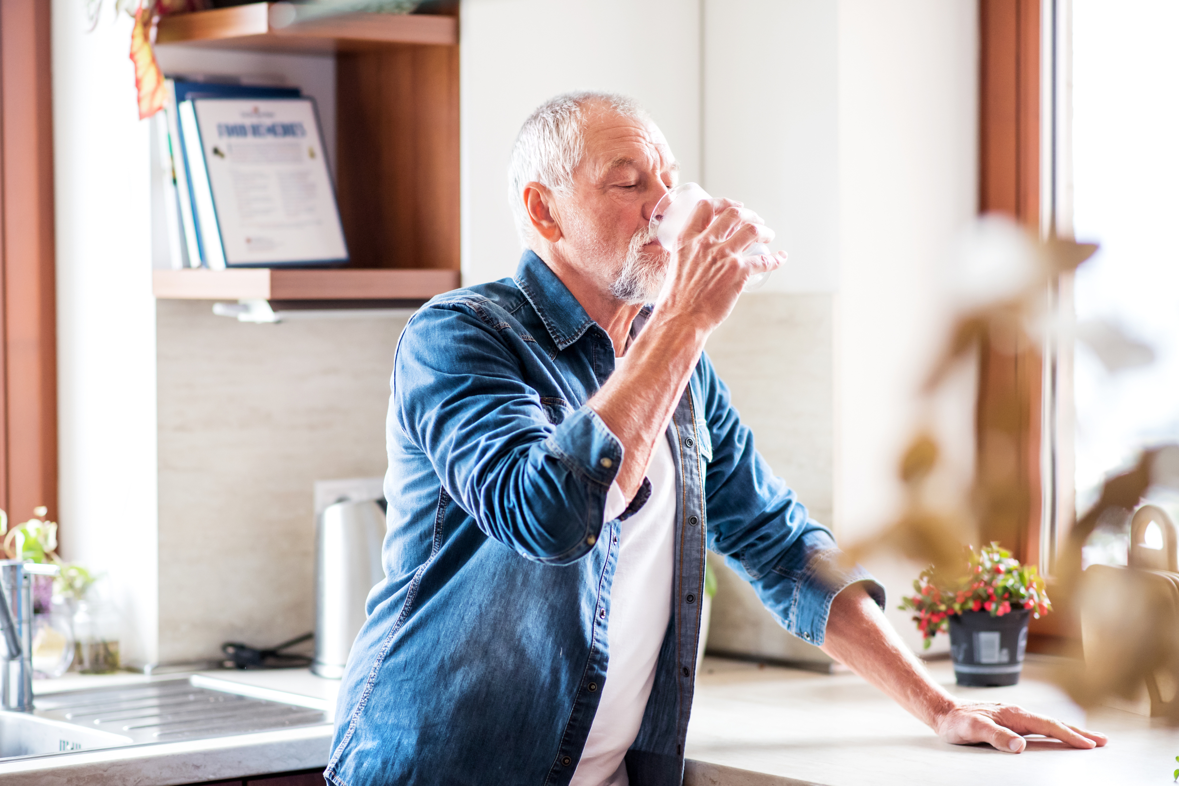 5 Ways for Seniors to Stay Hydrated-image