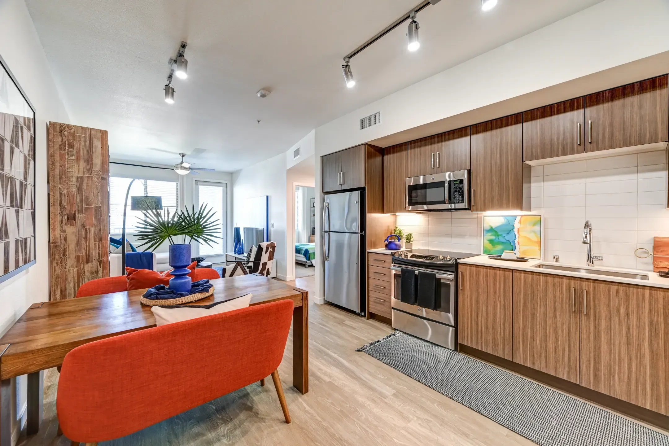 Open Concept 1 Bedroom Space Apartments Single