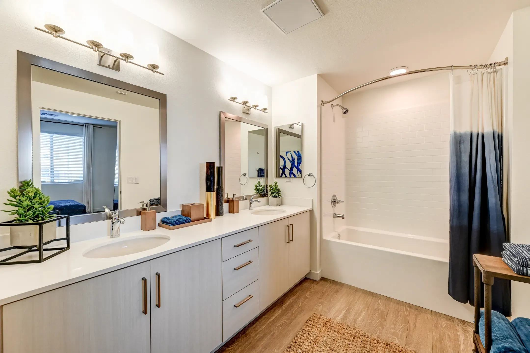 Dual Sinks Tropicana Luxor Wynn Encore