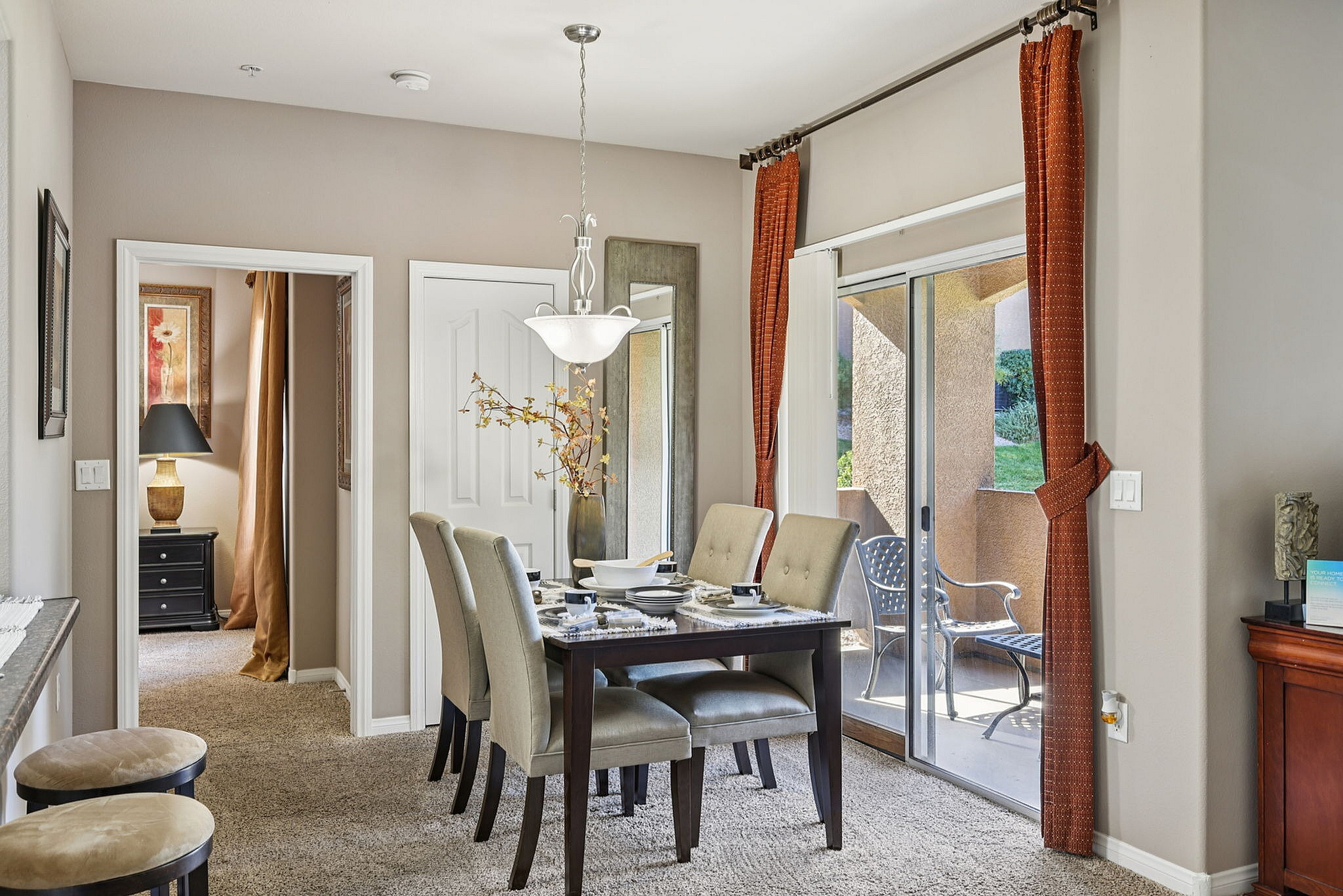 D2x2 Dining Area