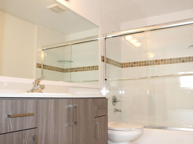 Image of Tub & Shower Glass Enclosures* for Royal Palms Apartments