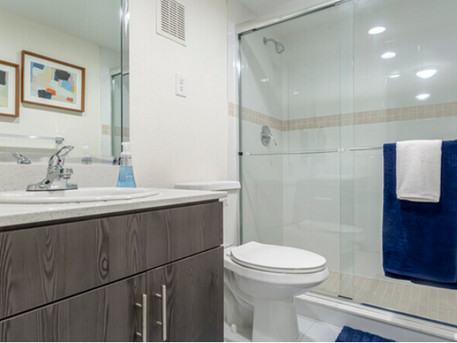 Huge Bathrooms with Sliding Glass Tub/Shower Doors*