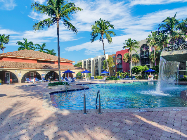 Tropical Waterfall Pool with WIFI & Jacuzzi