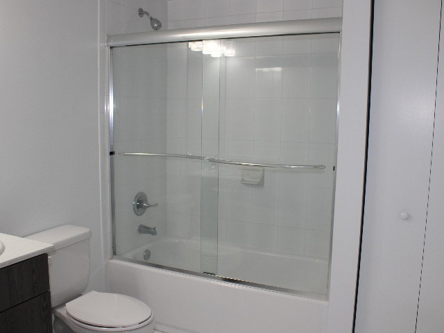 Sliding Glass Tub Doors*