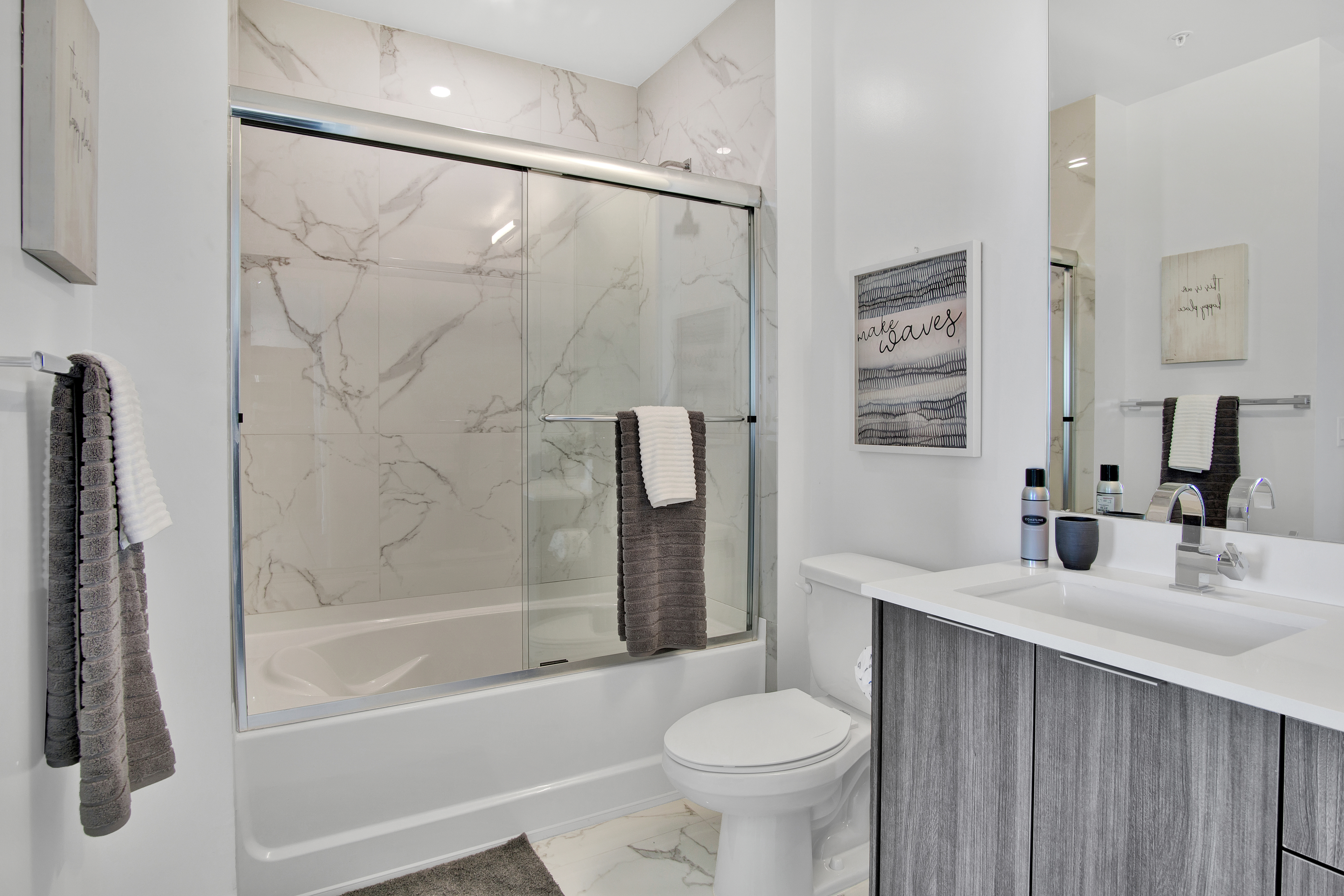 Large Master Baths with Oversized Tubs & Frameless Shower & Bath Enclosures