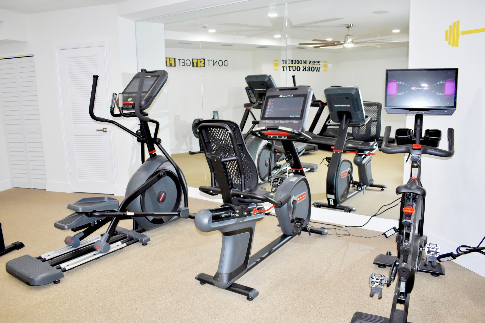 24-Hour Fitness Studio/Gym with Top-Of-The-Line Equipment